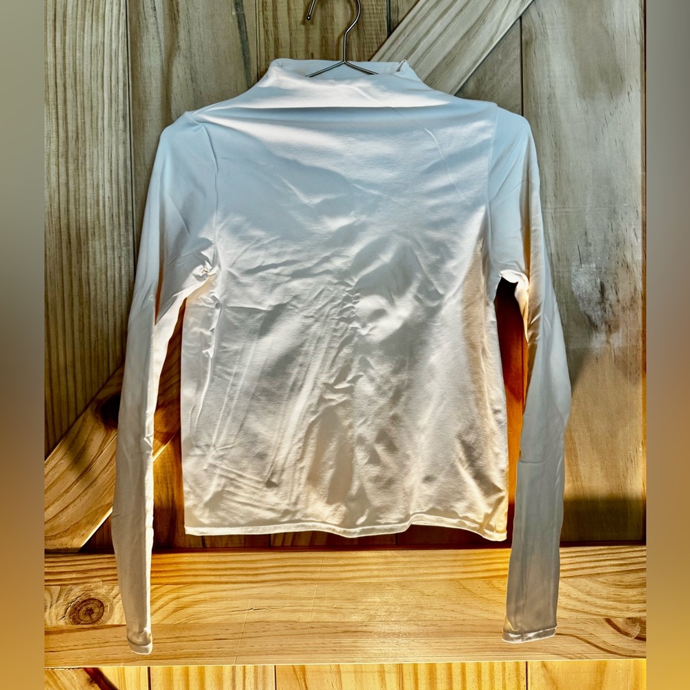 Fabletics Seamless Long Sleeve Essential Tee